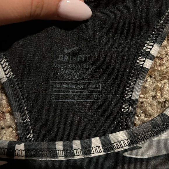 Nike‎ Sports Bra - Picture 3 of 5